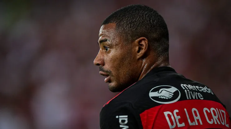 De la Cruz, jogador do Flamengo se destaca na temporada com a maior nota da equipe