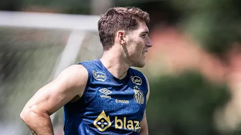 Benjamin Rollheiser, lateral do Santos caiu nas graças da torcida, que exige sua titularidade contra o Galo nesta quarta-feira
