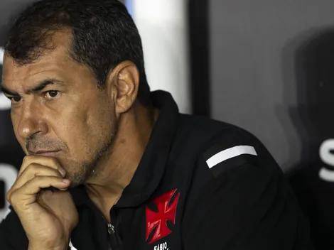 Carille se irrita no Vasco e cobra postura do elenco