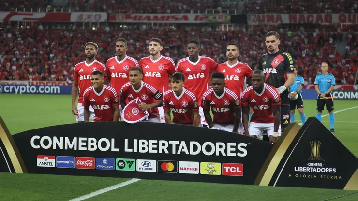 Jogadores do Internacional perfilados para partida da CONMEBOL Libertadores. Foto: Ricardo Duarte/Internacional.