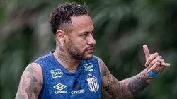 Neymar em treinamento realizado no CT Rei Pelé