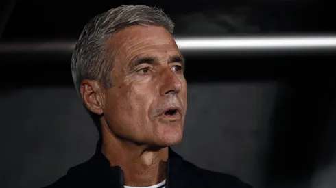 Luís Castro é um dos alvos - Foto: Wagner Meier/Getty Images.