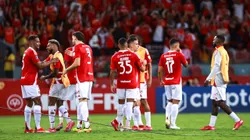 - Jogadores do Internacional comemoram vitória ao final da partida contra o Atlético Nacional no estádio Beira-Rio pelo campeonato Copa Libertadores 2025. Foto: Maxi Franzoi/AGIF