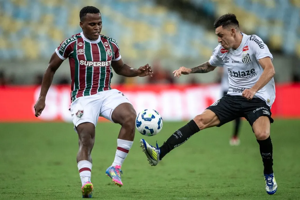 Arias em ação contra o Santos, no final de semana. Foto: Thiago Ribeiro/AGIF