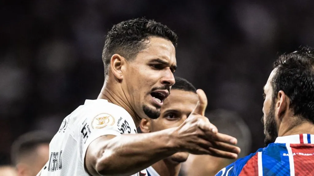 SP – SAO PAULO – 24/11/2023 – BRASILEIRO A 2023, CORINTHIANS X BAHIA – Lucas Verissimo jogador do Corinthians durante partida contra o Bahia no estadio Arena Corinthians pelo campeonato Brasileiro A 2023. Foto: Abner Dourado/AGIF