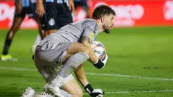 Tiago Volpi jogador do Grêmio durante partida contra o Juventude no estadio Alfredo Jaconi pelo campeonato Gaucho 2025. Foto: Luiz Erbes/AGIF