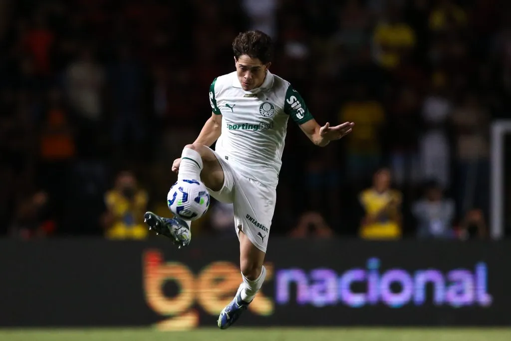 PE – RECIFE – 06/04/2025 – BRASILEIRO A 2025, SPORT X PALMEIRAS – Giay jogador do Palmeiras durante a partida entre Sport e Palmeiras na Ilha do Retiro em Recife (PE), pelo campeonato brasileiro A 2025. Foto: Marlon Costa/AGIF