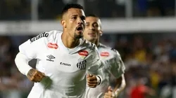 Zé Ivaldo imitou galinha após gol do Santos em provocação ao Atlético-MG