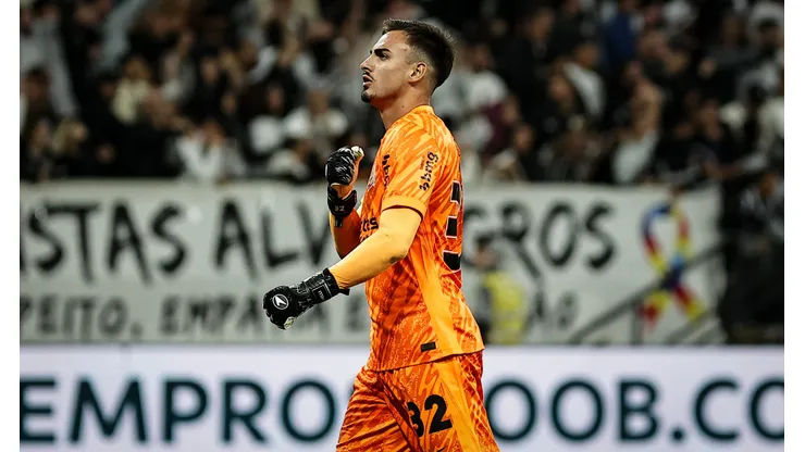 Matheus Donelli goleiro do Corinthians comemora gol durante partida contra o Vasco no estádio Arena Corinthians pelo campeonato Brasileiro A 2025. Foto: Fabio Giannelli/AGIF