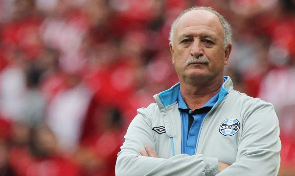 Felipão chega depois do GreNal. Gustavo Granata/AGIF.