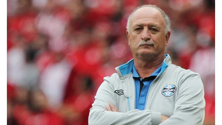 Felipão chega depois do GreNal. Gustavo Granata/AGIF.