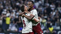Renê jogador do Corinthians comemora seu gol com Arias jogador da sua equipe durante partida contra o Fluminense no estádio Arena Corinthians pelo campeonato Brasileiro A 2025.