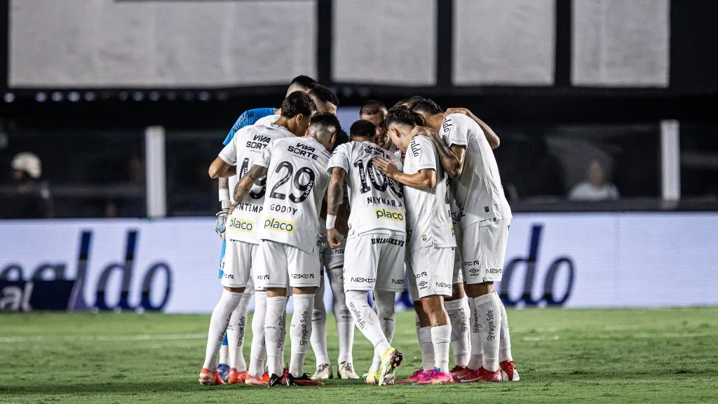 Time do Santos se preparando para duelo contra o Galo. Foto: Raul Baretta/ Santos FC.