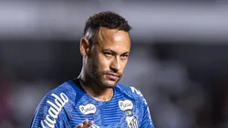 SP - SANTOS - 16/04/2025 - BRASILEIRO A 2025, SANTOS X ATLETICO-MG - Neymar jogador do Santos durante partida contra o Atletico-MG no estadio Vila Belmiro pelo campeonato Brasileiro A 2025.