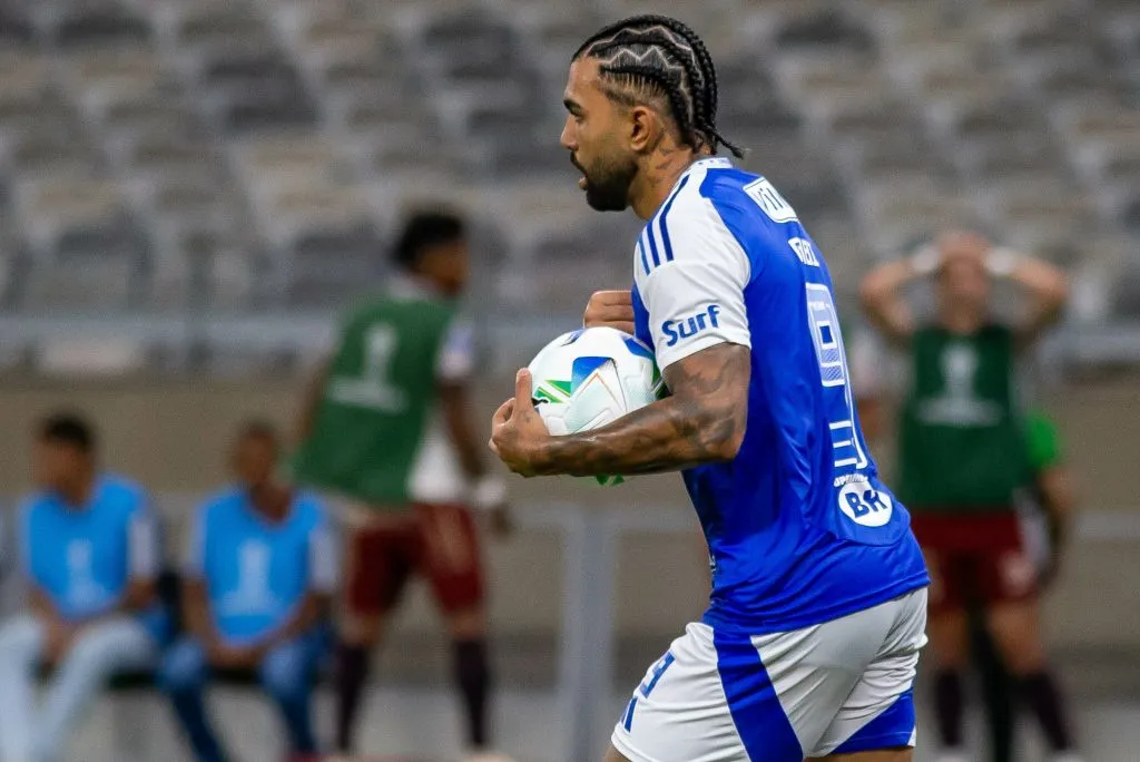 MG – BELO HORIZONTE – 09/04/2025 – COPA SUL-AMERICANA 2025, CRUZEIRO X MUSHUC RUNA – Gabigol jogador do Cruzeiro comemora seu gol durante partida contra o Mushuc Runa no estadio Mineirao pelo campeonato Copa Sul-americana 2025. Foto: Fernando Moreno/AGIF