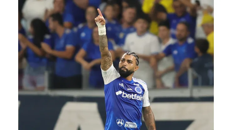 Gabriel Barbosa (Gabigol) jogador do Cruzeiro comemora seu gol durante partida contra o Mirassol no estádio Mineirão pelo campeonato Brasileiro A 2025. Foto: Gilson Lobo/AGIF