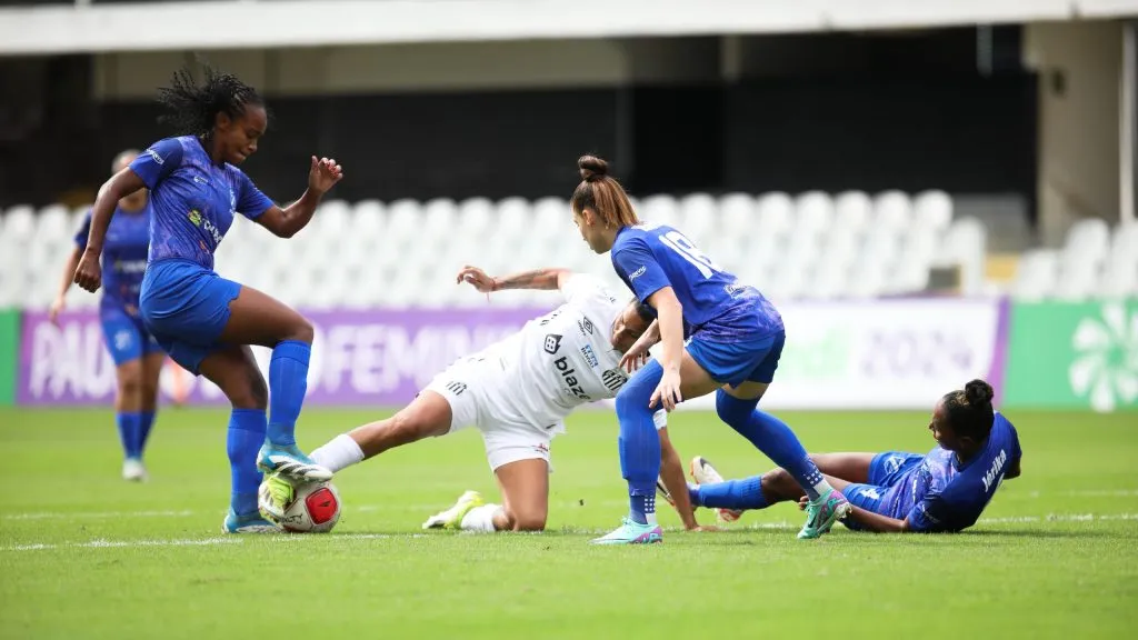 Sole Jaimes jogadora do Santos durante partida contra o Taubaté no estádio Vila Belmiro pelo campeonato paulista feminino. Foto: Reinaldo Campos/AGIF