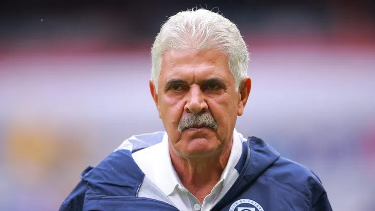 Tuca Ferretti, técnico de futebol