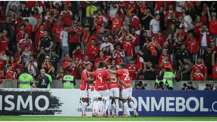 Jogadores do Internacional comemoram gol de Alan Patrick pela Libertadores. Foto: AGIF / Alamy Stock Photo