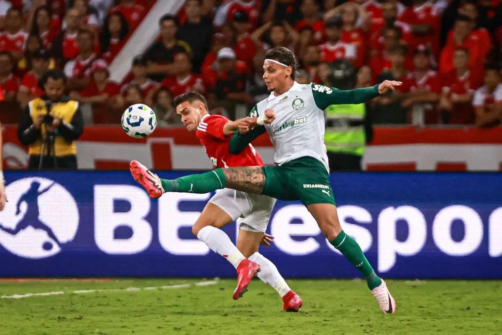 Palmeiras acabou com a invencibilidade do Inter na temporada. Foto: Maxi Franzoi/AGIF