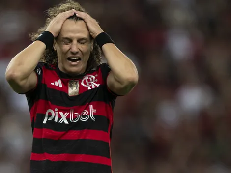 David Luiz é cobrado pela torcida do Fortaleza em aeroporto