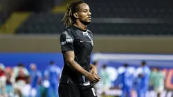 André Carrillo jogador do Corinthians durante aquecimento antes da partida contra o Palmeiras no estadio Arena Barueri pelo campeonato Brasileiro A 2025.