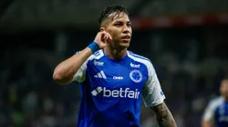 MG - BELO HORIZONTE - 17/04/2025 - BRASILEIRO A 2025, CRUZEIRO X BAHIA - Kaio Jorge jogador do Cruzeiro comemora seu gol durante partida contra o Bahia no estadio Mineirao pelo campeonato Brasileiro A 2025. Foto: Fernando Moreno/AGIF