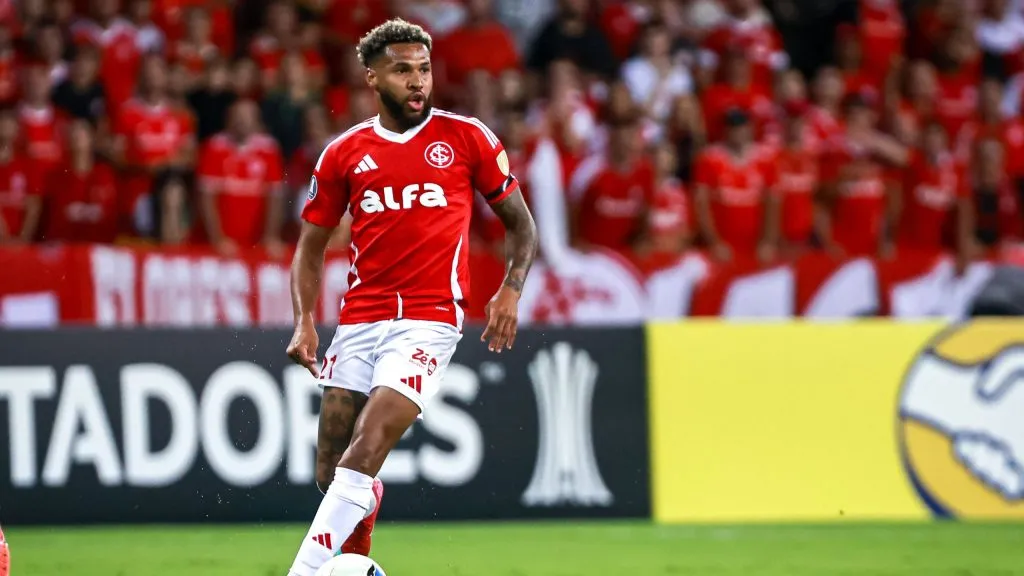 Wesley segue fora no Internacional. Foto: Maxi Franzoi/AGIF