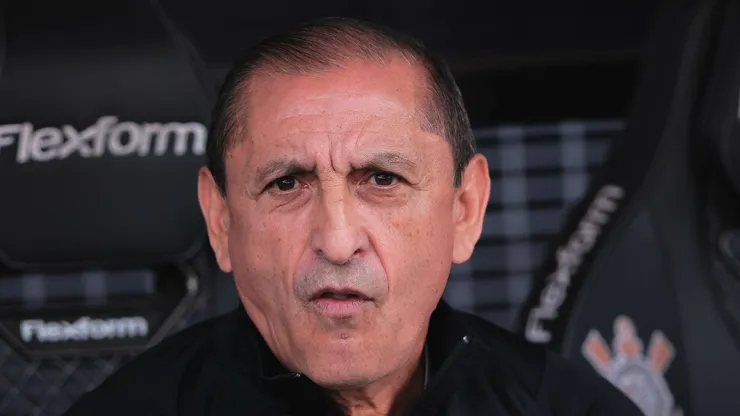 Ramón Díaz durante partida do Timão em Itaquera