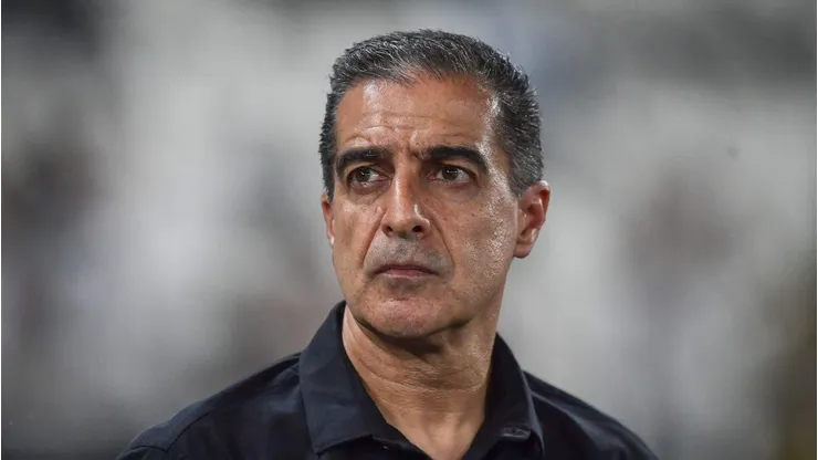 Paiva, técnico do Botafogo. Foto: Thiago Ribeiro/AGIF