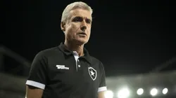 Luís Castro, técnico do Botafogo, no Engenhão, na temporadas de 2022 e 2023.