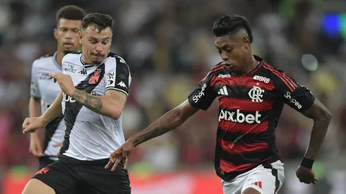 RJ - RIO DE JANEIRO - 08/03/2025 - CARIOCA 2025, FLAMENGO X VASCO - Bruno Henrique jogador do Flamengo durante partida contra o Vasco no estadio Maracana pelo campeonato Carioca 2025.