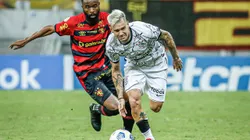 PE - Recife - 09/10/2021 - BRASILEIRO A 2021, SPORT X CORINTHIANS - Marcao jogador do Sport disputa lance com Roger Guedes jogador do Corinthians durante partida no estadio Arena Pernambuco pelo campeonato Brasileiro A 2021. Foto: Paulo Paiva/AGIF
