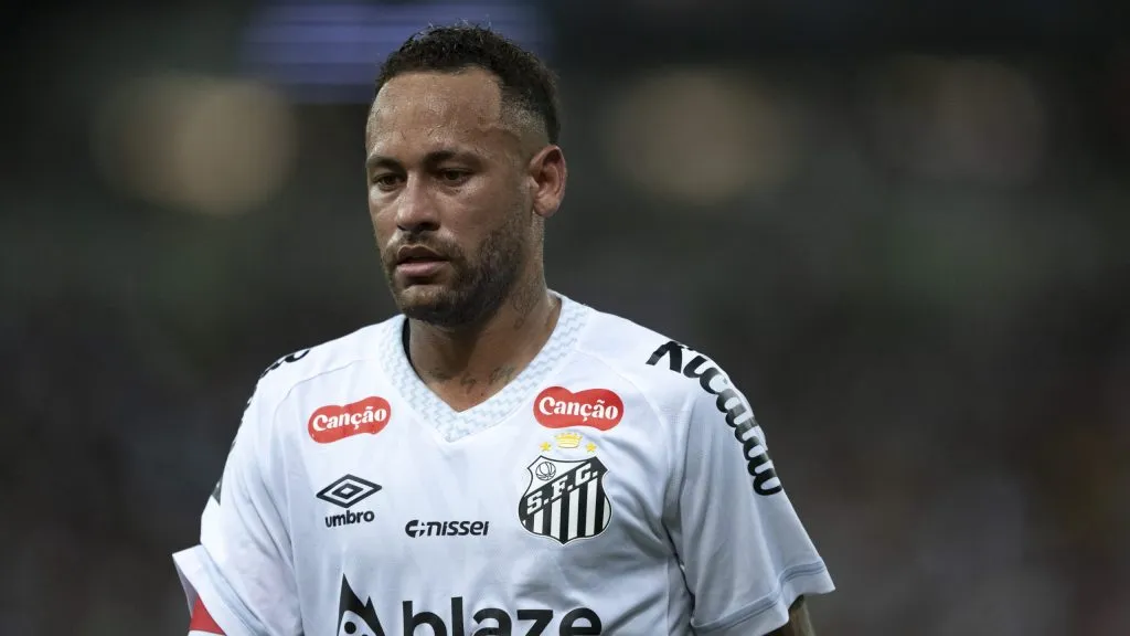 Neymar só disputou uma partida completa pelo Santos neste retorno. Foto: Jorge Rodrigues/AGIF