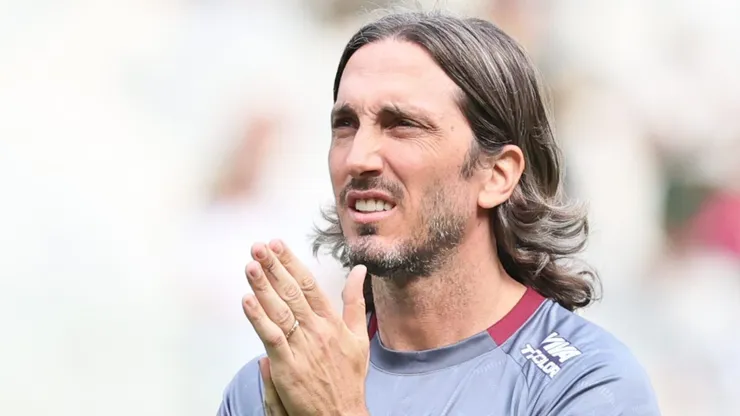 Luis Zubeldía técnico do São Paulo durante partida contra o Atlético-MG no estádio Mineirão pelo campeonato Brasileiro A 2025.