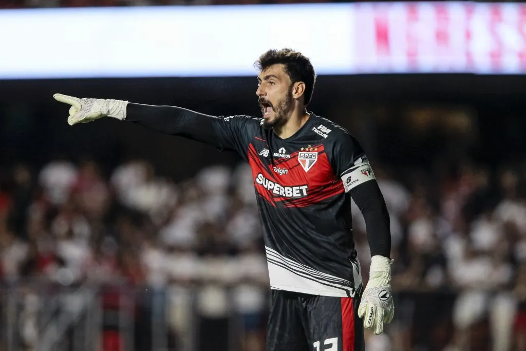 Rafael em ação pelo São Paulo. Foto: Marco Miatelo/AGIF