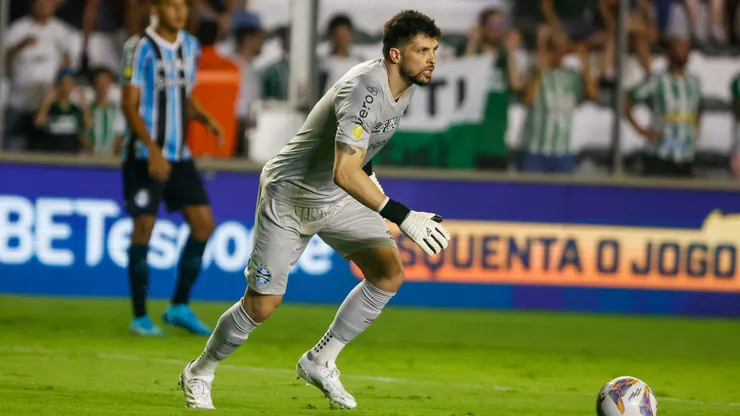 Tiago Volpi é o goleiro do Grêmio. Foto: Luiz Erbes/AGIF