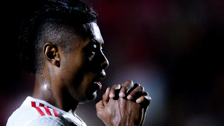 Bruno Henrique, jogador do Flamengo, lamenta durante partida contra o Vitoria no estadio Barradao pelo campeonato Brasileiro A 2025. Foto: Jhony Pinho/AGIF