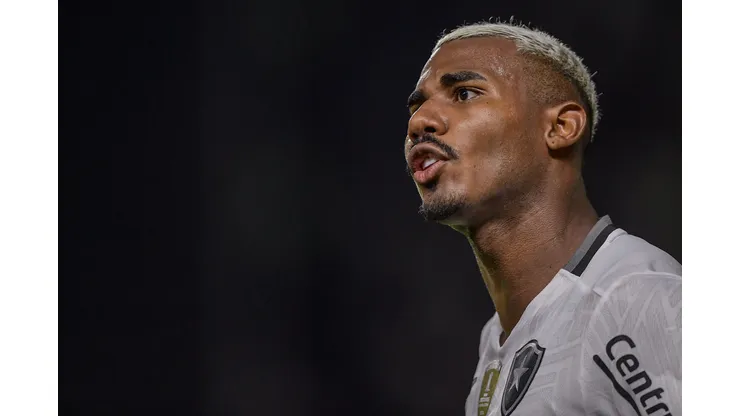 Renato Paiva gostou do que viu contra o São Paulo e vai seguir com Cuiabano na LE diante do Atlético-MG