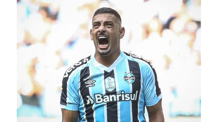 RS - Porto Alegre - 16/10/2022 - BRASILEIRO B 2022, GREMIO X BAHIA - Diego Souza jogador do Gremio lamenta chance perdida durante partida contra o Bahia no estadio Arena do Gremio pelo campeonato Brasileiro B 2022. Foto: Pedro H. Tesch/AGIF