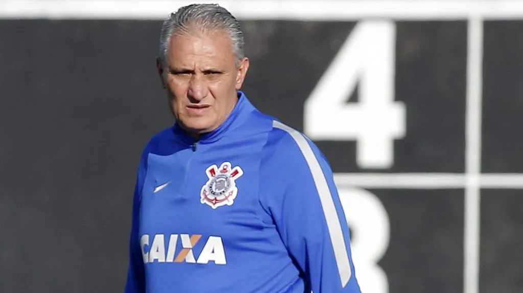 Tite quer voltar a trabalhar em 2026 - Foto: Daniel Vorley/AGIF.