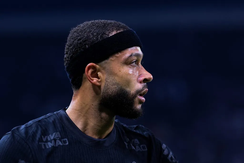 SP – SAO PAULO – 16/04/2025 – BRASILEIRO A 2025, CORINTHIANS X FLUMINENSE – Depay jogador do Corinthians durante partida contra o Fluminense no estadio Arena Corinthians pelo campeonato Brasileiro A 2025. Foto: Marcello Zambrana/AGIF