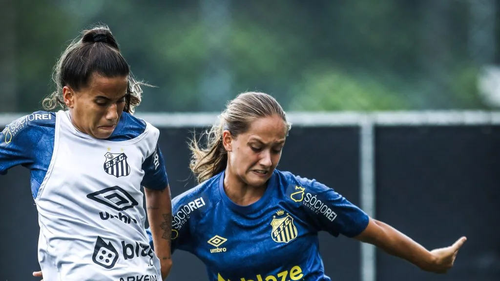 Ana Barboza e Barbara Cuzzuol em treinamento pelo Santos