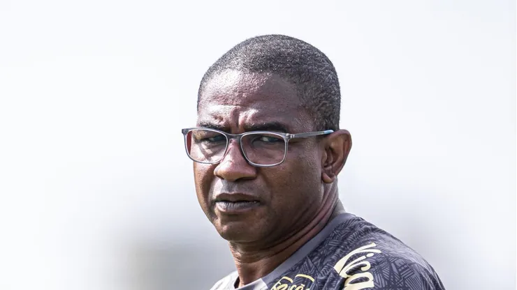 César Sampaio durante atividade no CT Rei Pelé