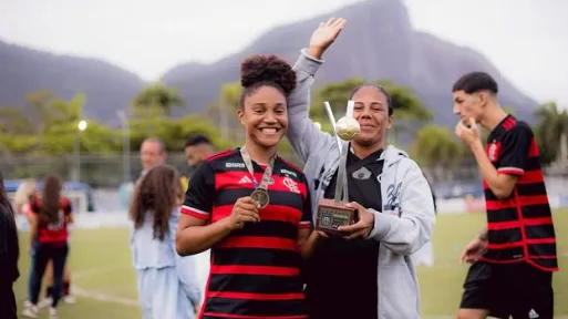 Maria Peck em partida pelo elenco sub-20 do Flamengo Feminino