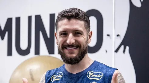 Zé Rafael durante atividade no CT Rei Pelé