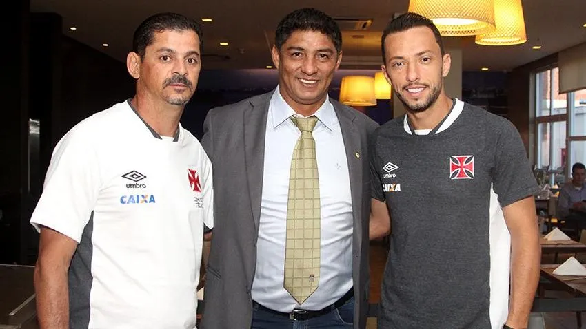 Jardel ao lado de Valdir e Nenê. Foto: Divulgação/Vasco.
