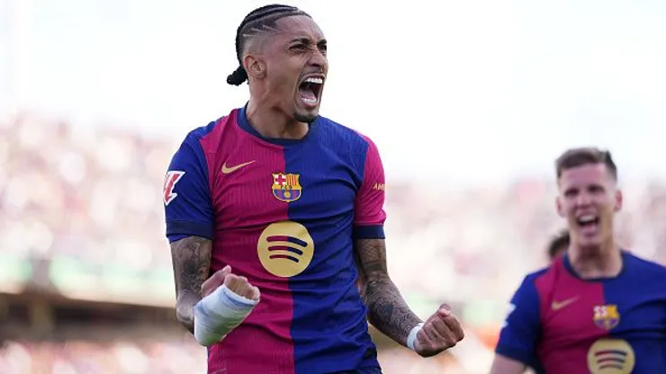 Raphinha comemorando gol durante partida entre Barcelona e Celta de Vigo. Foto: Alex Caparros