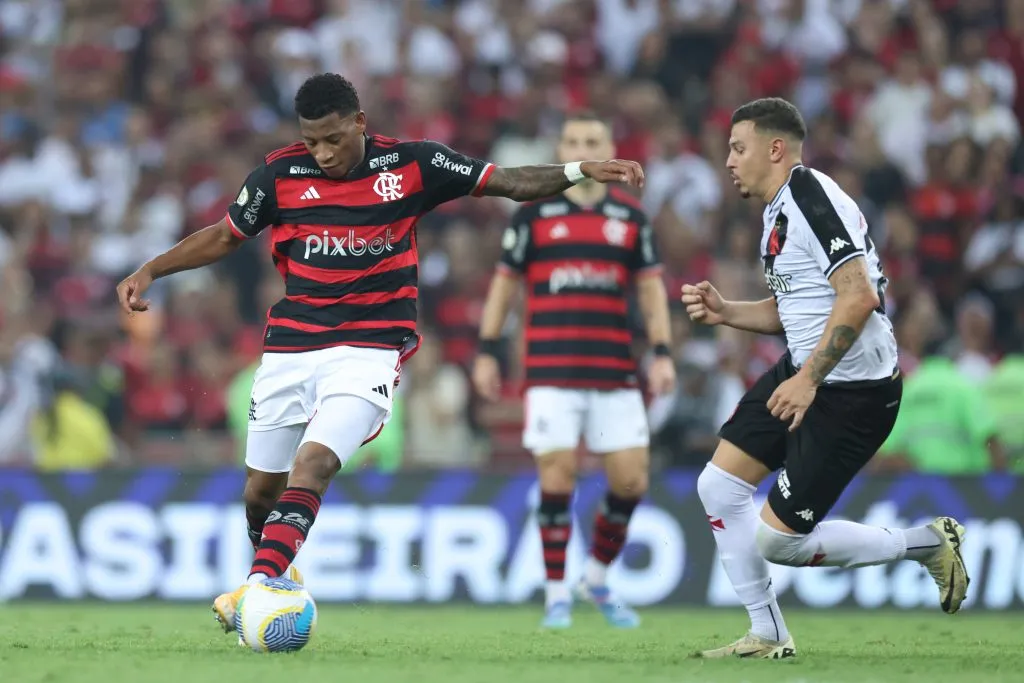 Vasco e Flamengo se enfrentam no Maracanã, neste sábado (19). Foto: Lucas Figueiredo/Getty Images)