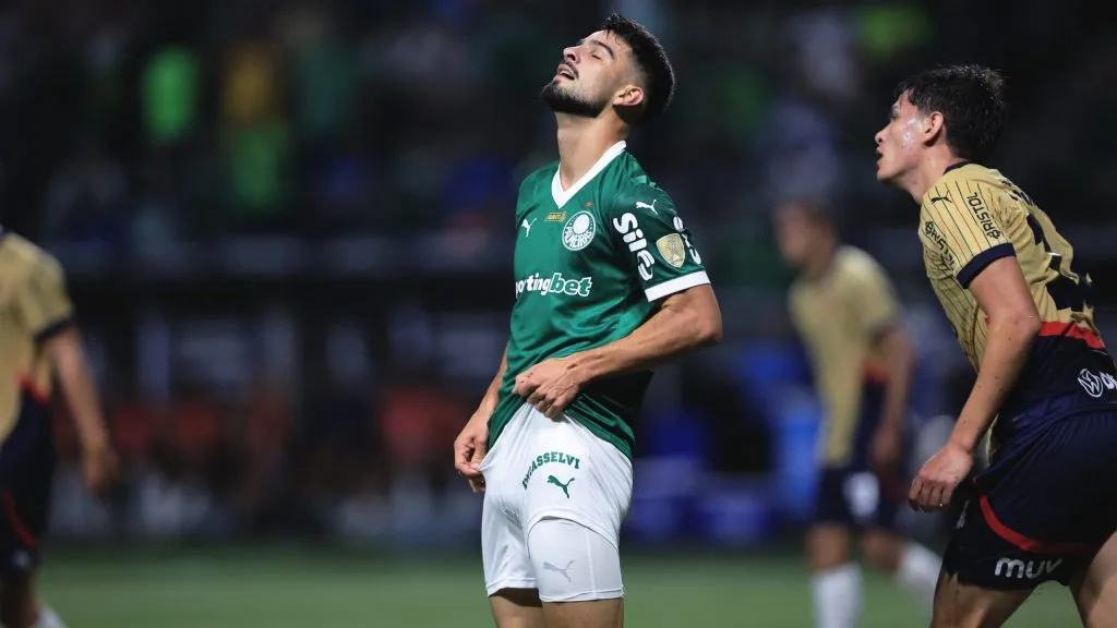 Flaco López lamentando. Foto: Ettore Chiereguini/AGIF